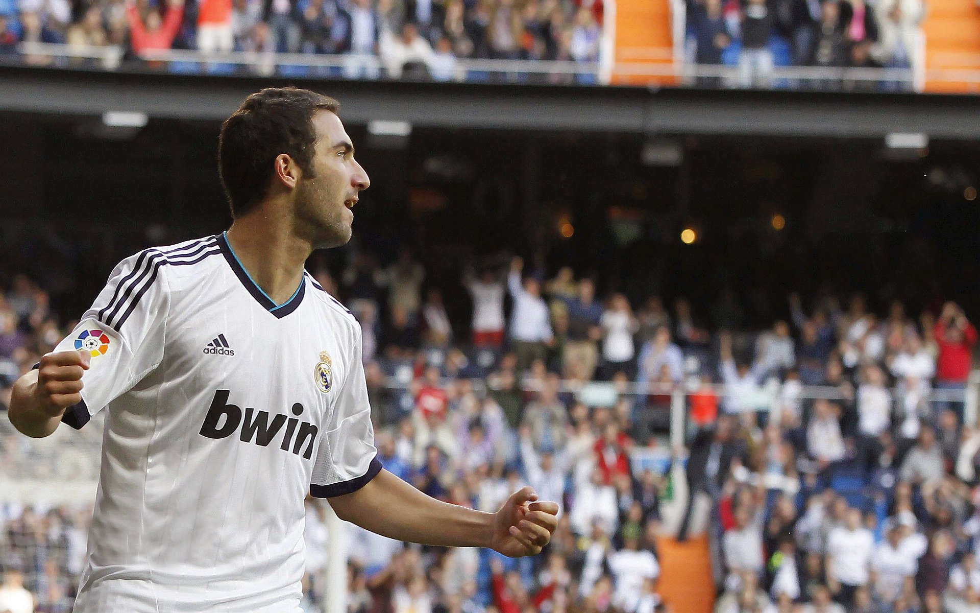 热刺客场逆转英超强队赢得关键三分，英超球队热刺